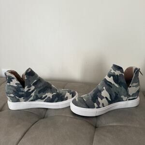 Steve Madden Georgie Women’s Wedge Bootie - Camouflage Size 7 Us Zip Closure